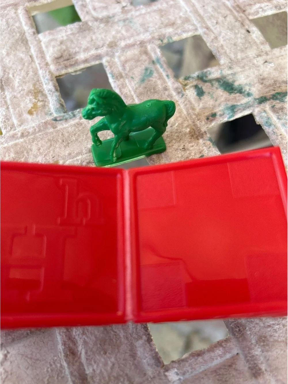 Plastic block Tupperware replacement h with horse
